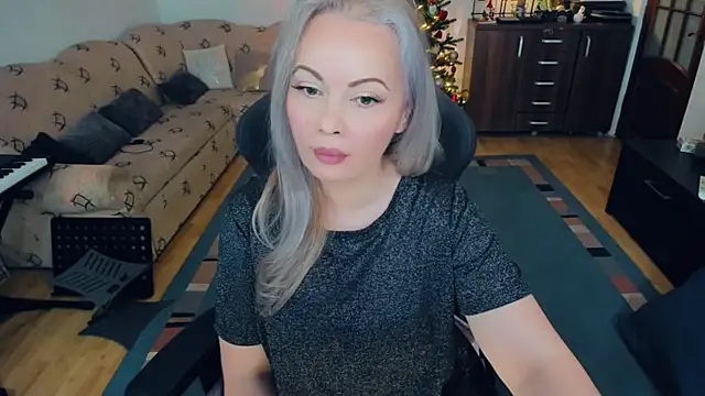 WhitneyLynn online show from 01.04.25