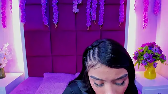 Lola Hott  online show from 07.16.26