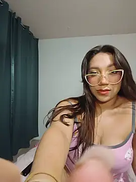 Snapshot of Alexia_Curvy_pm chatting on 07.19.26 Alexia Curvy pm online show from 07.19.26