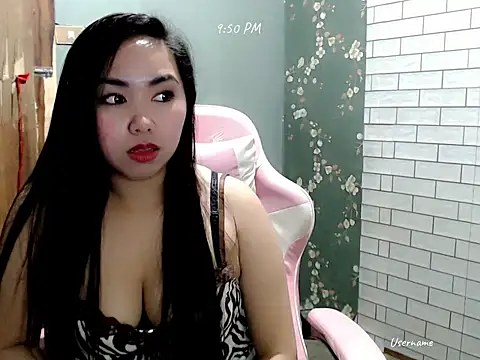 Snapshot of your_pinay_kassy chatting on 07.18.26 your pinay kassy online show from 07.18.26