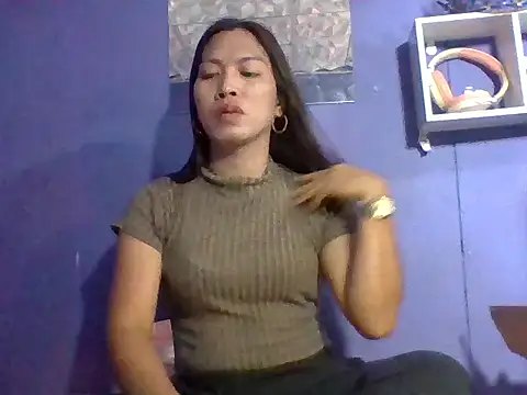 Snapshot of Mia_eyh chatting on 07.20.26 Mia eyh online show from 07.20.26