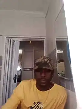 Snapshot of Skubadiber chatting on 07.21.26 Skubadiber online show from 07.21.26