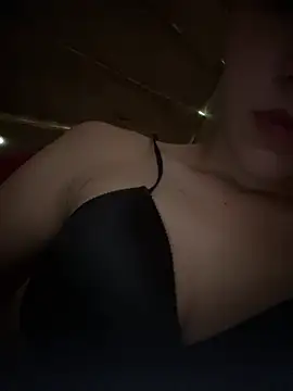Snapshot of Jully-love chatting on 07.21.26 Jully-love online show from 07.21.26