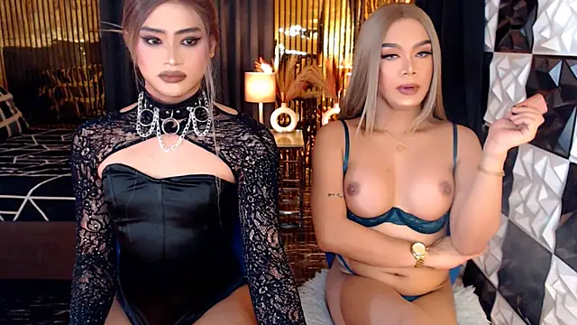 Snapshot of BigCockJewel chatting on 03.22.26 BigCockJewel online show from 03.22.26