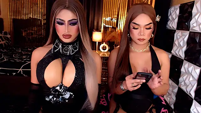 Snapshot of BigCockJewel chatting on 04.01.26 BigCockJewel online show from 04.01.26