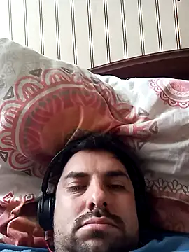 Snapshot of robredoj chatting on 10.05.25 robredoj online show from 10.05.25