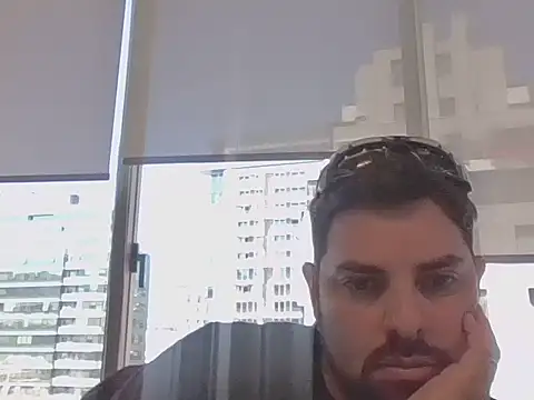 Snapshot of robredoj chatting on 10.17.25 robredoj online show from 10.17.25