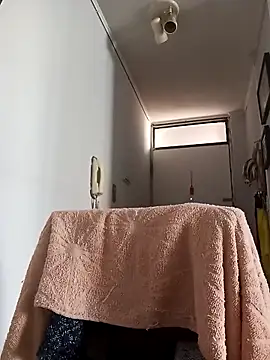 Snapshot of robredoj chatting on 10.19.25 robredoj online show from 10.19.25