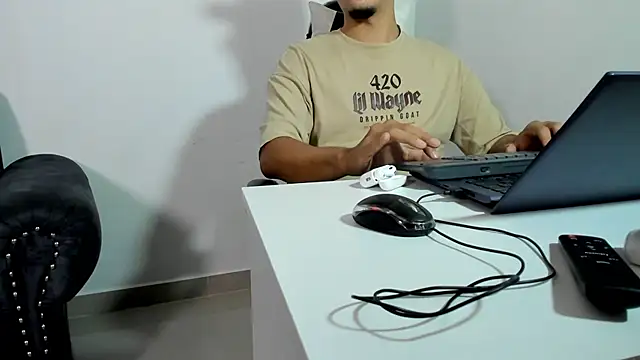 Snapshot of ThreeLion7 chatting on 07.25.26 ThreeLion7 online show from 07.25.26
