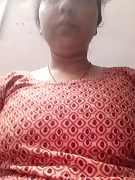 Snapshot of cute_pooja5 chatting on 07.27.26 cute pooja5 online show from 07.27.26