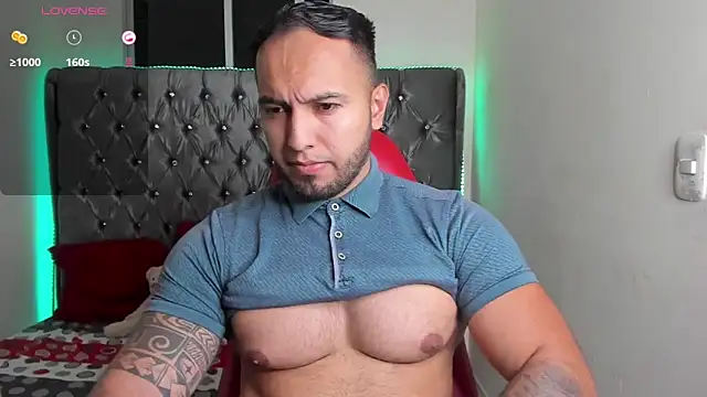 Snapshot of mrloganfuck1 chatting on 06.16.26 mrloganfuck1 online show from 06.16.26