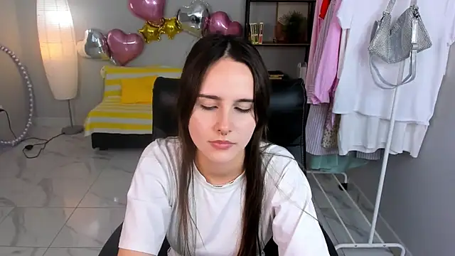 IvannaClayton online show from 08.04.26