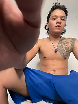 AxelCrown1 online show from 08.01.26