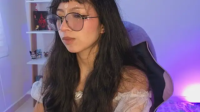 Yommi winx  online show from 08.02.26