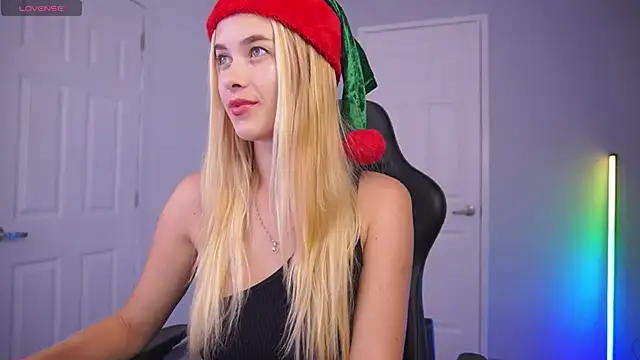 DanikaDillan online show from 12.24.24