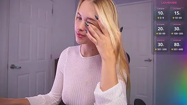 DanikaDillan online show from 12.28.24