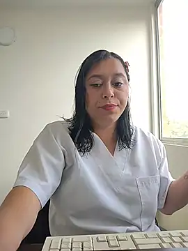 Snapshot of Queen-yessi12 chatting on 08.05.26 Queen-yessi12 online show from 08.05.26