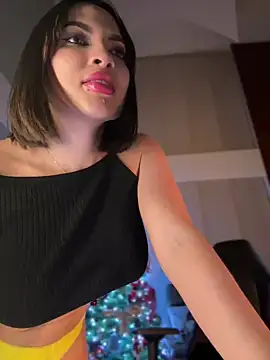 Snapshot of HannaBeckett chatting on 12.10.24 HannaBeckett online show from 12.10.24