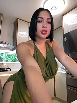 Snapshot of HannaBeckett chatting on 03.08.25 HannaBeckett online show from 03.08.25