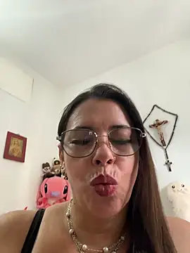 Lauren Bond online show from 08.05.26