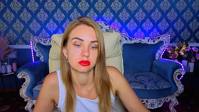 Snapshot of GabriEllla_4U chatting on 08.07.26 GabriEllla 4U online show from 08.07.26