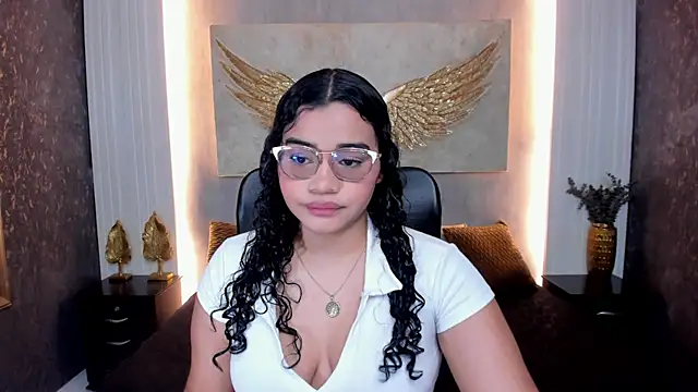 Snapshot of Celeste_luxe chatting on 08.04.26 Celeste luxe online show from 08.04.26