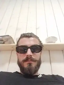 squirlovee online show from 08.05.26