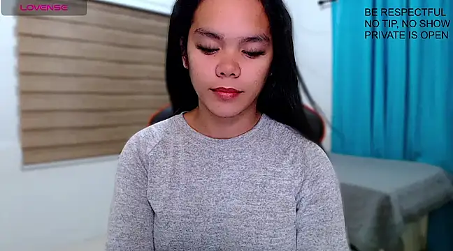 Snapshot of ava_sheeks chatting on 12.18.24 ava sheeks online show from 12.18.24