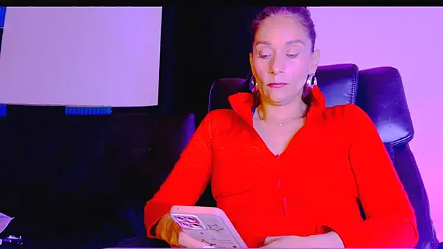  thamara25 online show from 10.28.25