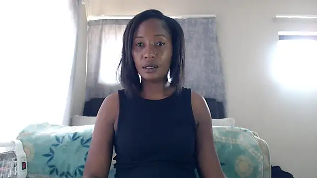 Snapshot of leanna23 chatting on 10.30.25 leanna23 online show from 10.30.25