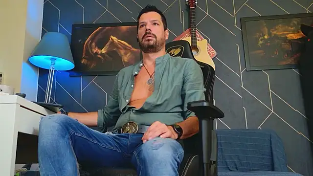 Snapshot of ChrisKox chatting on 09.23.25 ChrisKox online show from 09.23.25