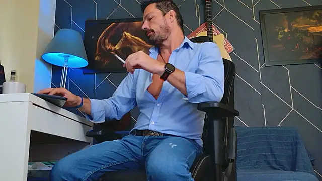 Snapshot of ChrisKox chatting on 09.25.25 ChrisKox online show from 09.25.25