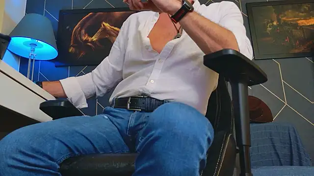 Snapshot of ChrisKox chatting on 10.07.25 ChrisKox online show from 10.07.25