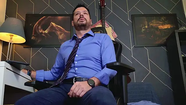 Snapshot of ChrisKox chatting on 10.28.25 ChrisKox online show from 10.28.25