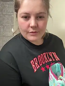 Snapshot of BootyLola chatting on 02.10.25 BootyLola online show from 02.10.25