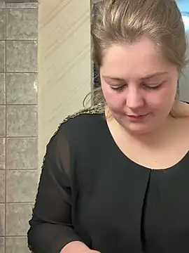 Snapshot of BootyLola chatting on 03.08.25 BootyLola online show from 03.08.25