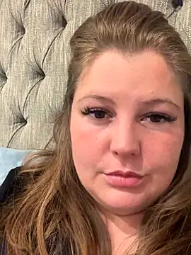 Snapshot of BootyLola chatting on 10.10.25 BootyLola online show from 10.10.25