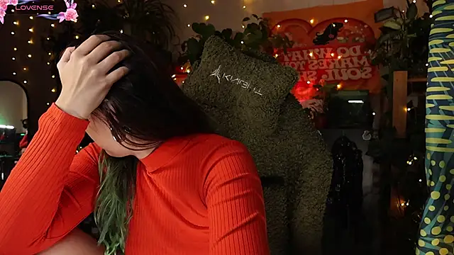 Dead Butterfly online show from 10.21.25