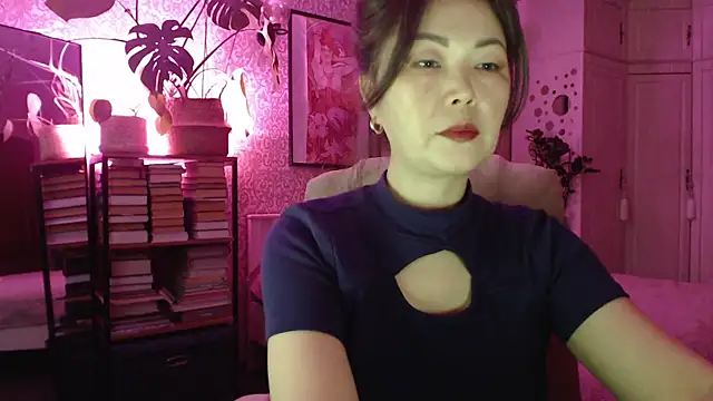 Snapshot of Koreanowner chatting on 09.28.25 Koreanowner online show from 09.28.25