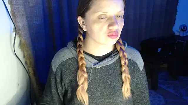 Snapshot of kattydirtylol chatting on 09.25.25 kattydirtylol online show from 09.25.25