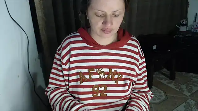 Snapshot of kattydirtylol chatting on 10.08.25 kattydirtylol online show from 10.08.25