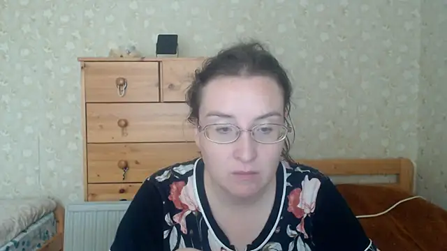 Snapshot of Smart_Rose chatting on 09.20.25 Smart Rose online show from 09.20.25