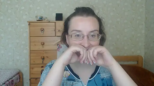 Snapshot of Smart_Rose chatting on 09.22.25 Smart Rose online show from 09.22.25