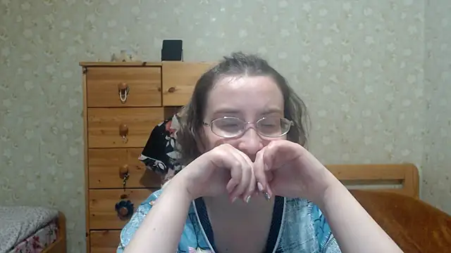 Snapshot of Smart_Rose chatting on 09.22.25 Smart Rose online show from 09.22.25