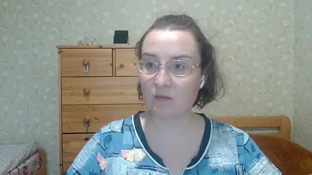 Snapshot of Smart_Rose chatting on 09.25.25 Smart Rose online show from 09.25.25