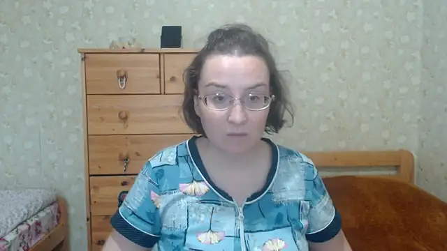 Snapshot of Smart_Rose chatting on 09.26.25 Smart Rose online show from 09.26.25