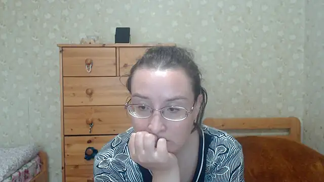 Snapshot of Smart_Rose chatting on 09.27.25 Smart Rose online show from 09.27.25