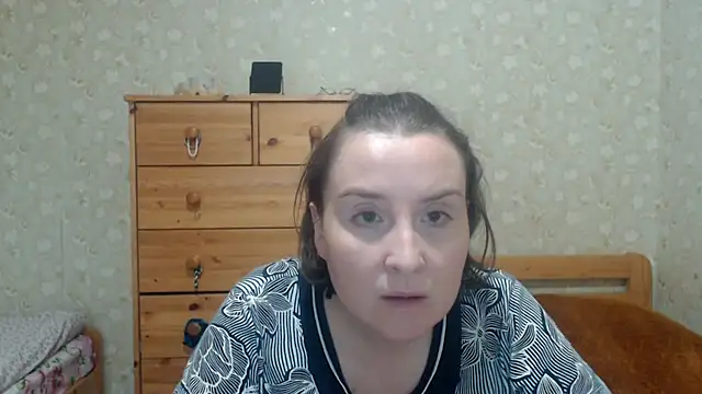 Snapshot of Smart_Rose chatting on 09.28.25 Smart Rose online show from 09.28.25