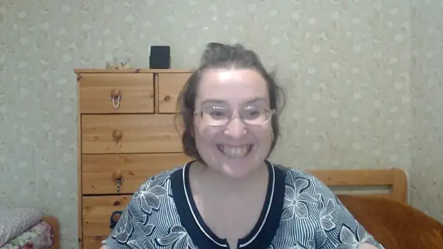 Snapshot of Smart_Rose chatting on 09.29.25 Smart Rose online show from 09.29.25