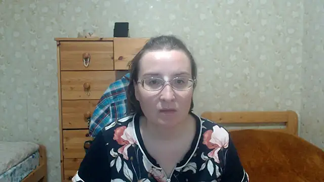 Snapshot of Smart_Rose chatting on 09.30.25 Smart Rose online show from 09.30.25